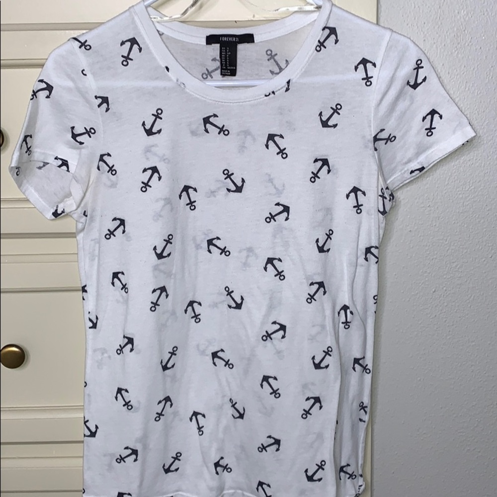 Women’s white t-shirt